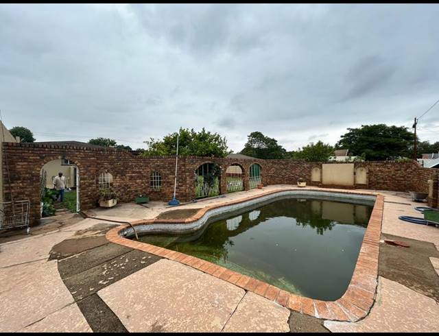 4 BEDROOM HOUSE FOR SALE IN VALHALLA